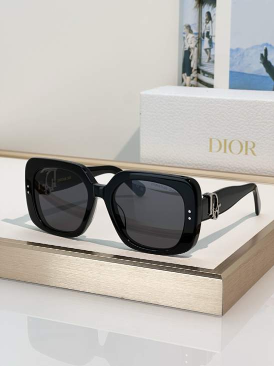 Picture of Dior Sunglasses _SKUfw80880061fw